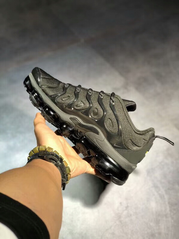 Authentic Nike Air Vapormax Plus black